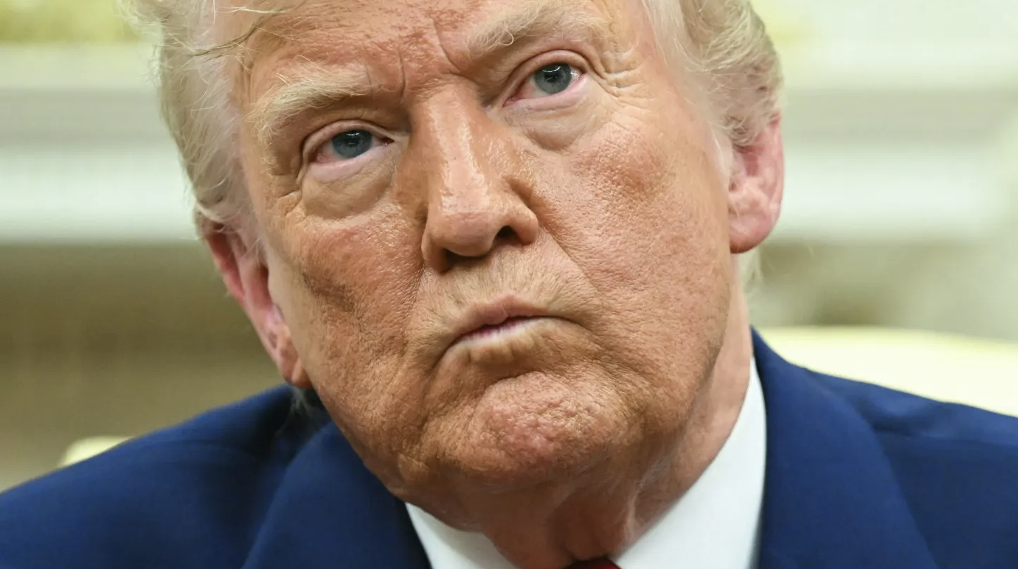 华尔街嗨了！特朗普对中国开火加码关税125%！但对其他国家突然喊停给予90天喘息期！美股火箭式反弹！